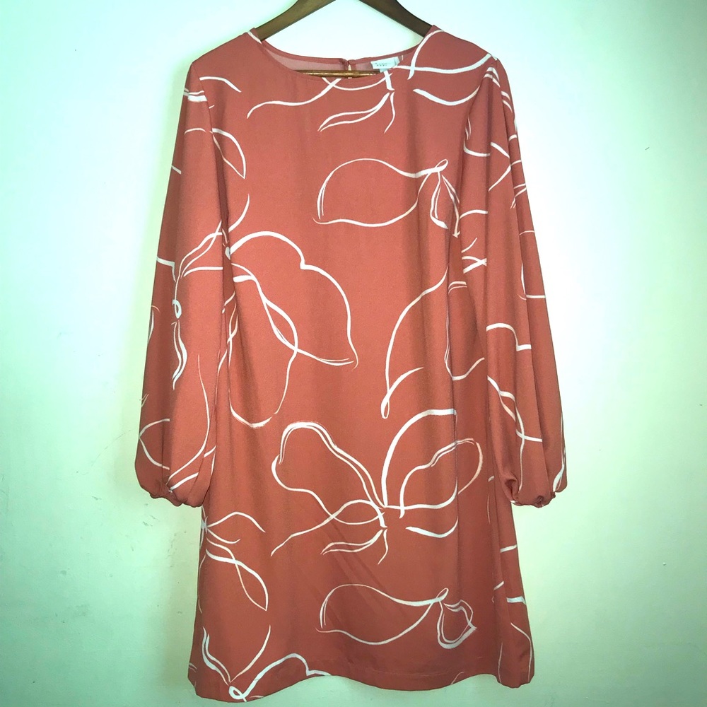 ✨🧡HOST PICK🧡✨Peachy, Floral-Drawn Appliqué Dress